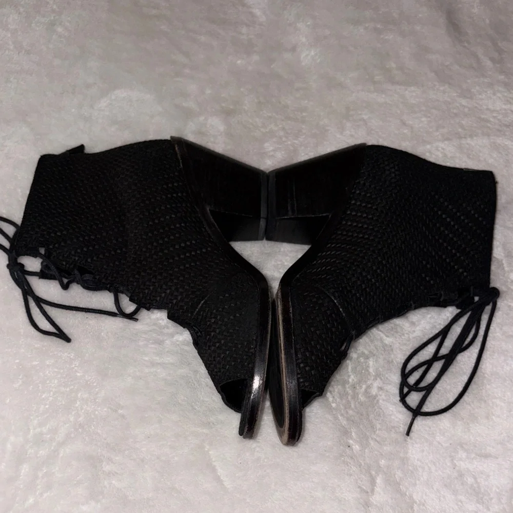 Eileen Fisher Women’s Black Slew Lace-Up Booties EUC 8